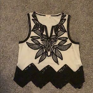 White/black tank top